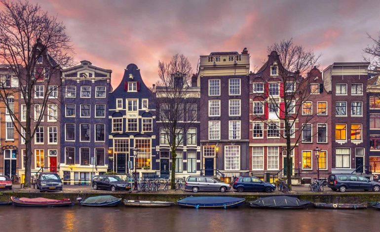 Amsterdam Ousts London as Europe’s Top Trading Hub
